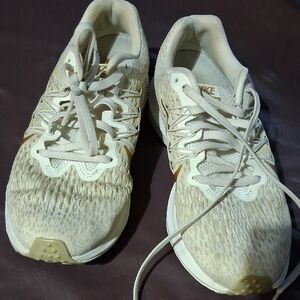 Nike Women's Beige Athletic Shoes